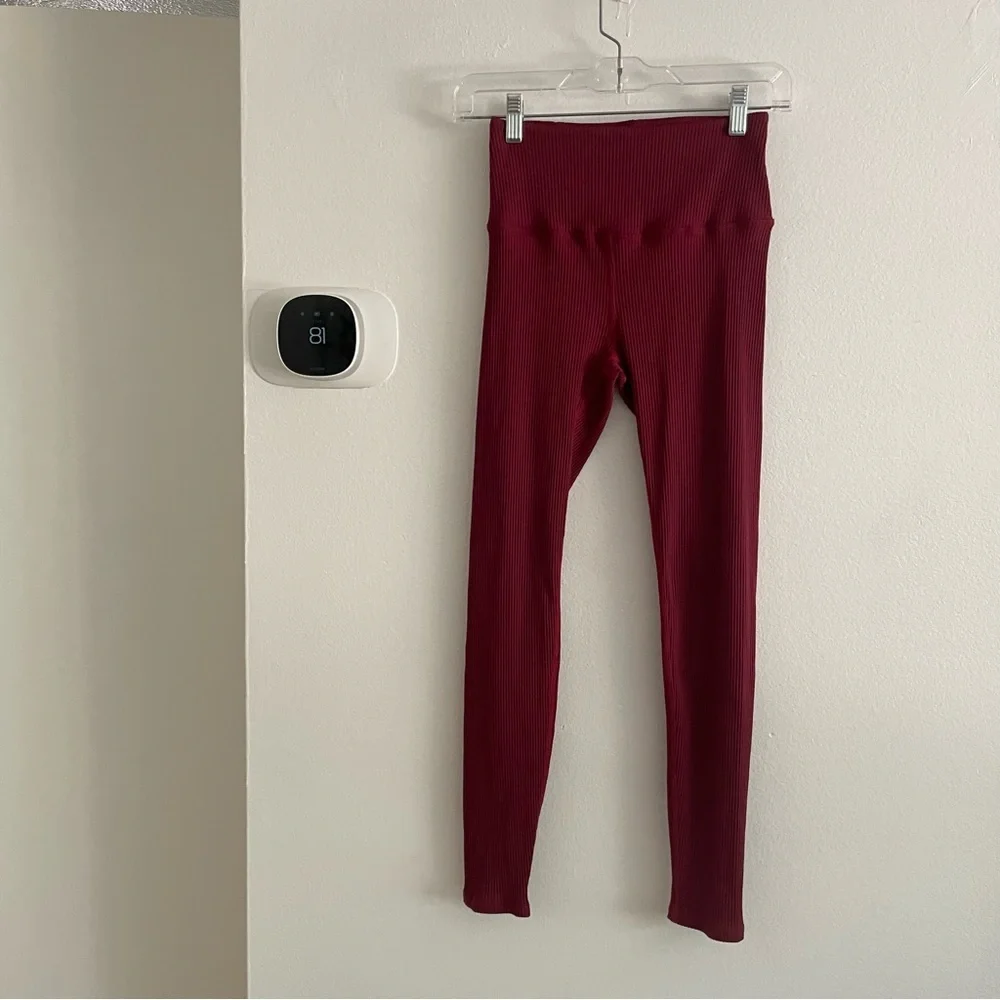 Carbon38 Red Leggings Slim Fit size small - Picture 2 of 5